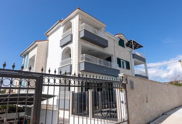 Apartment In Supetar With Sea View, Balcony, Air Conditioning, W-Lan 3553-2 Eksteriør billede
